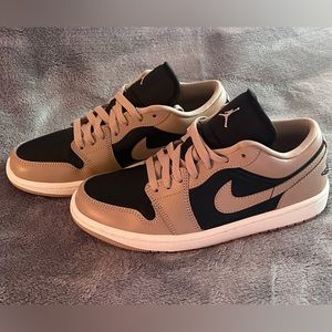 Air Jordan 1 Low ‘Desert black’